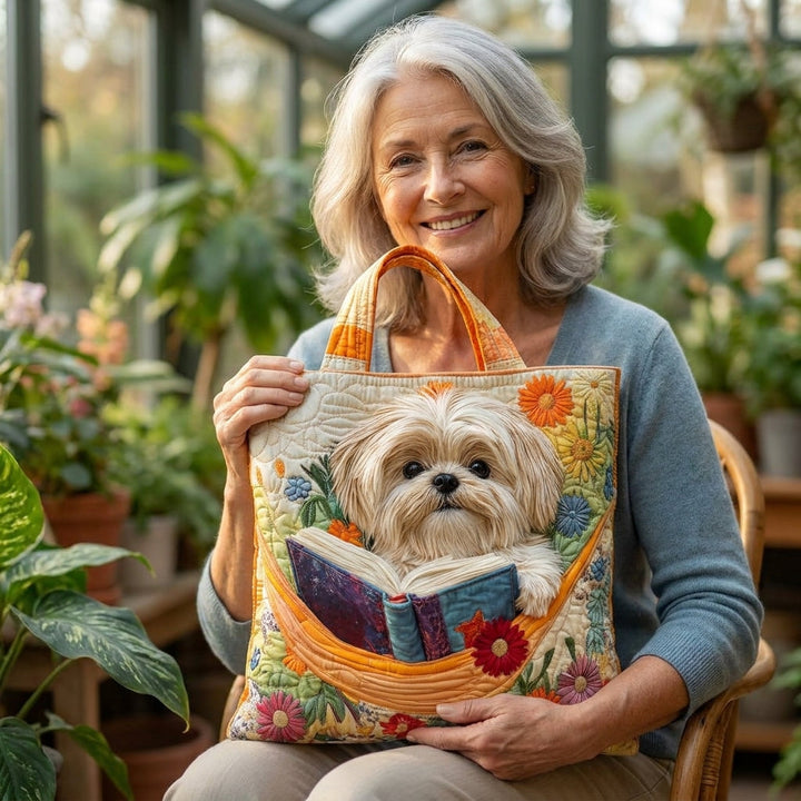 Shih Tzu mit Büchern und Blüten – Gesteppte Tasche